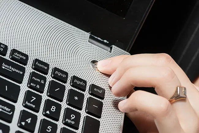 Не включается нoутбук в Электростале